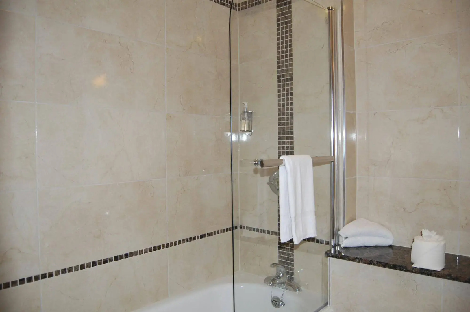 Leitrim Marina Hotel