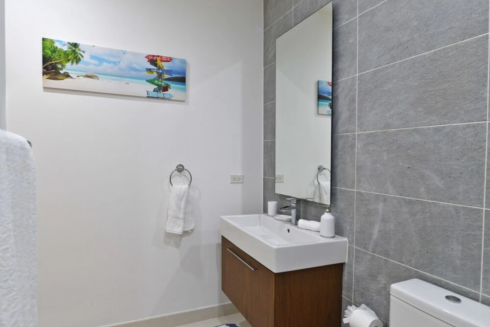 Blue Mall Residence Condos