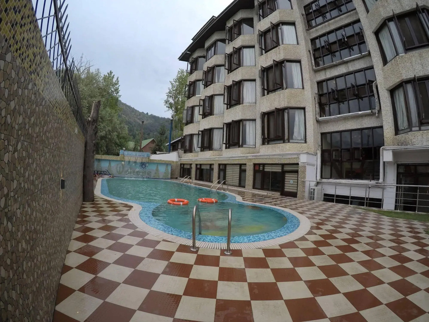 Welcome Hotel at Srinagar