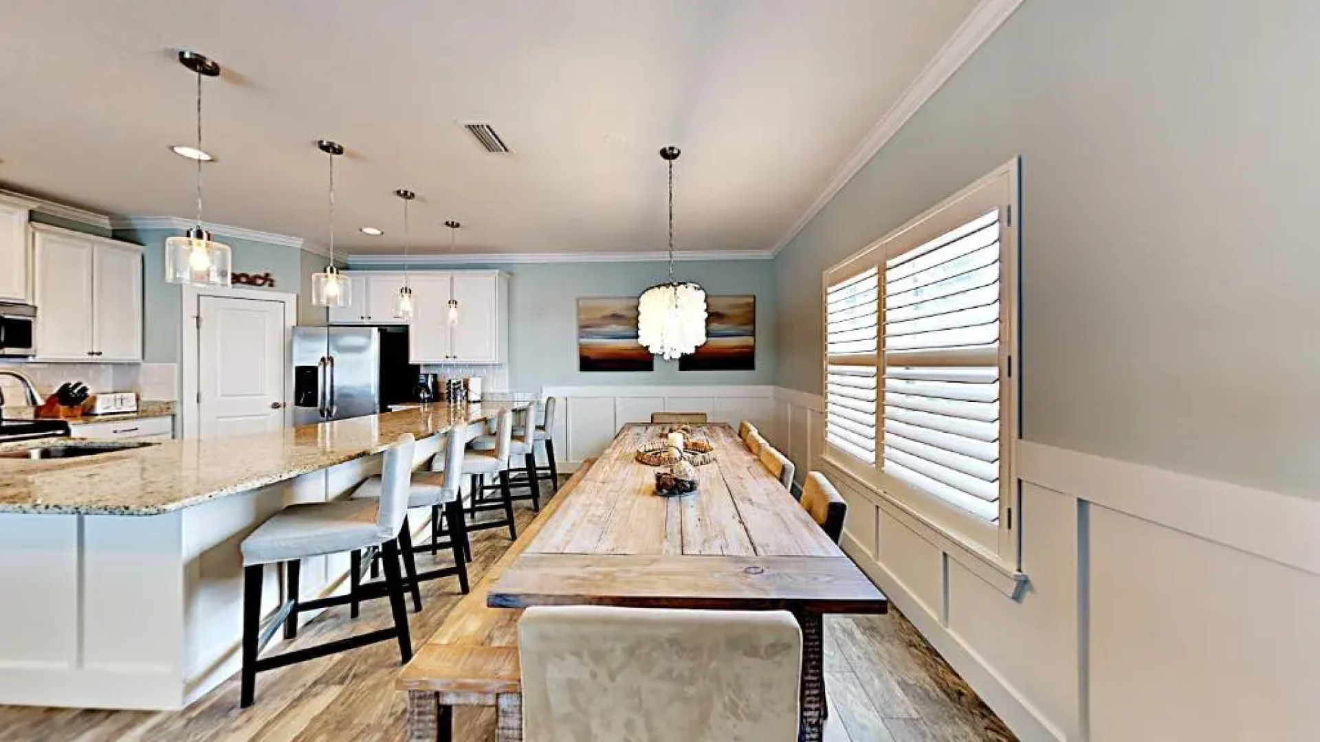 Blue Breeze, 4 Bedrooms, 3 Bathrooms, Sleeps 10, walk to Beach