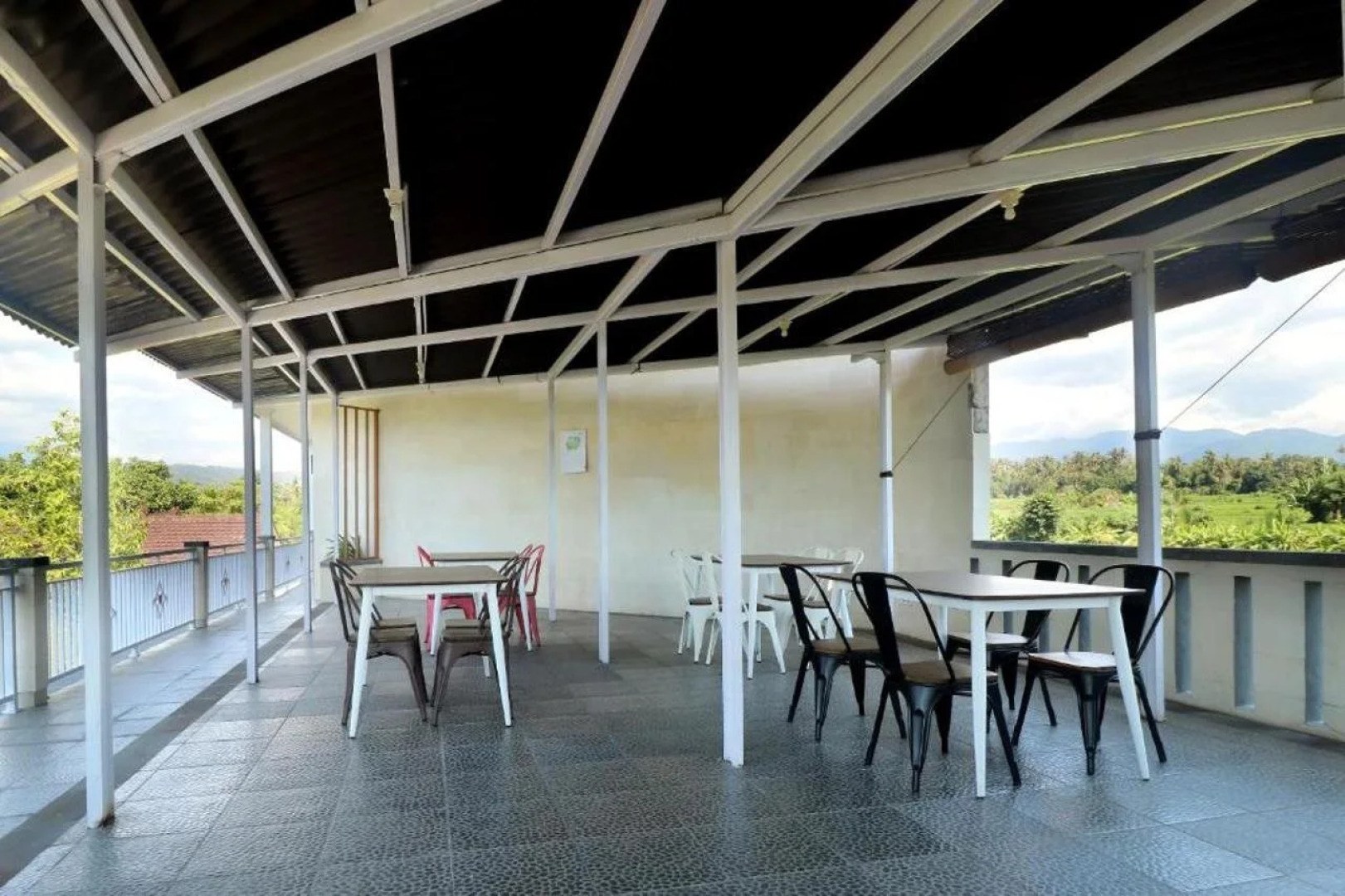 OYO 1051 De Loran Hotel