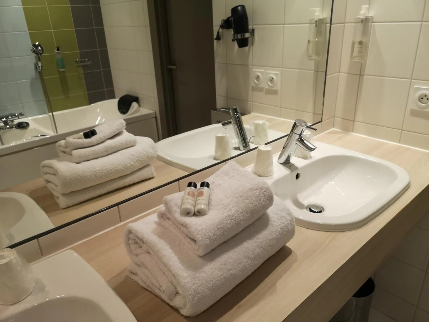 Hotel Le Cinq Hyper Centre Ville