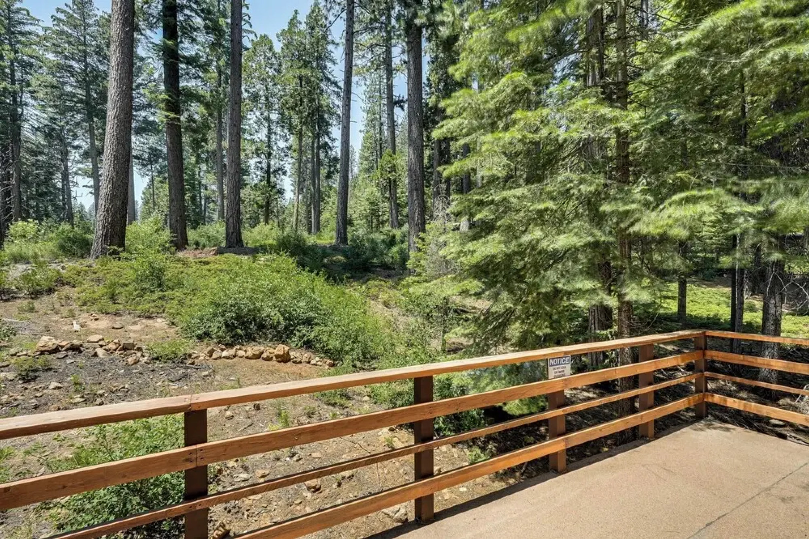 Long Barn Cabin w/ 2 Decks Near Skiing!