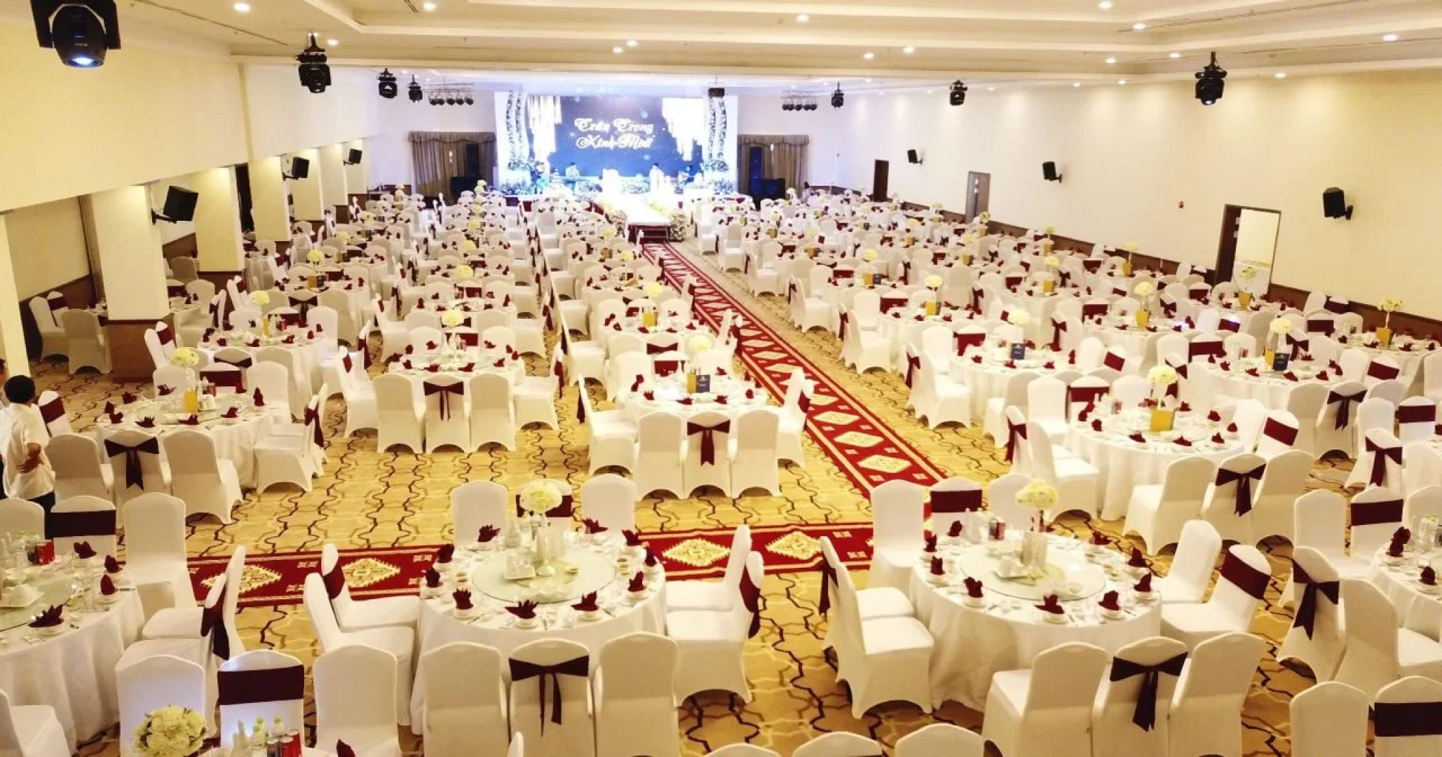 Sai Gon Phu Tho Hotel