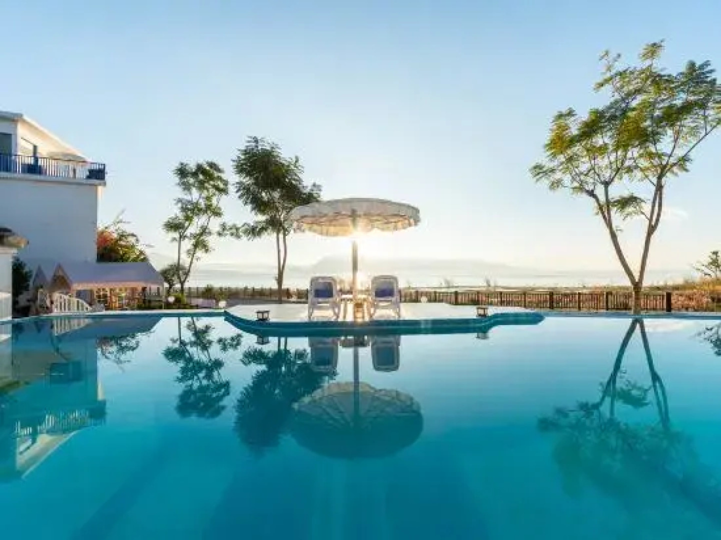 Haishu Boutique Holiday Lake View Inn