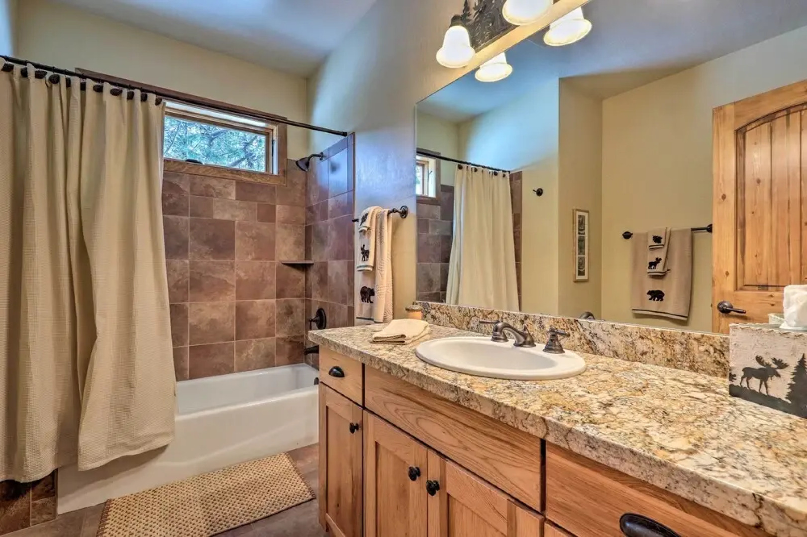 Furnished Deck + Fire Pit: Show Low Hideaway!