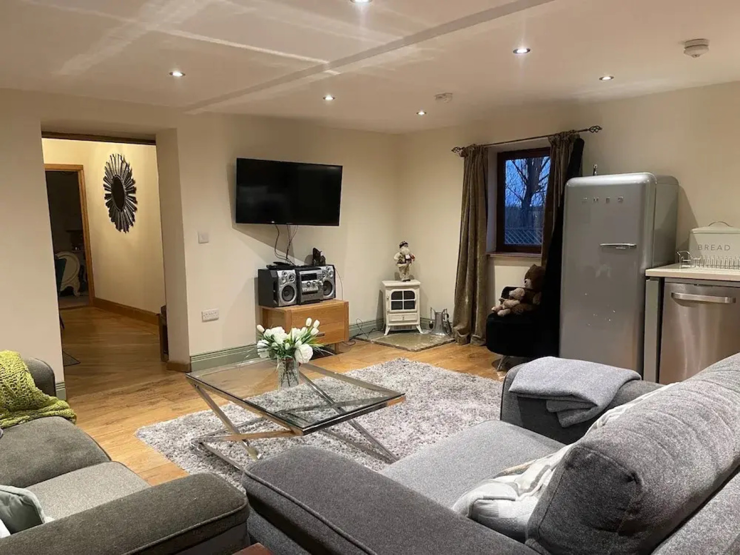 Meagill Cottage, Sleeps 4 With Hot Tub & Parking