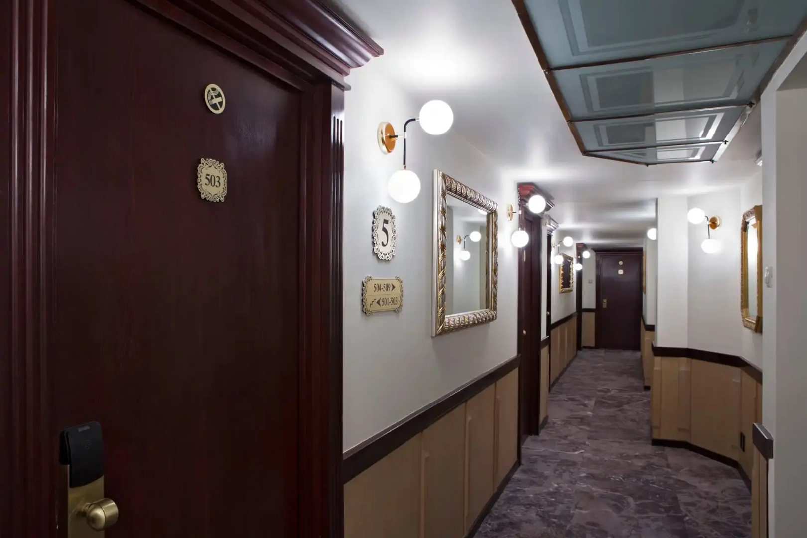 Zeus Essence Bucharest Venezia