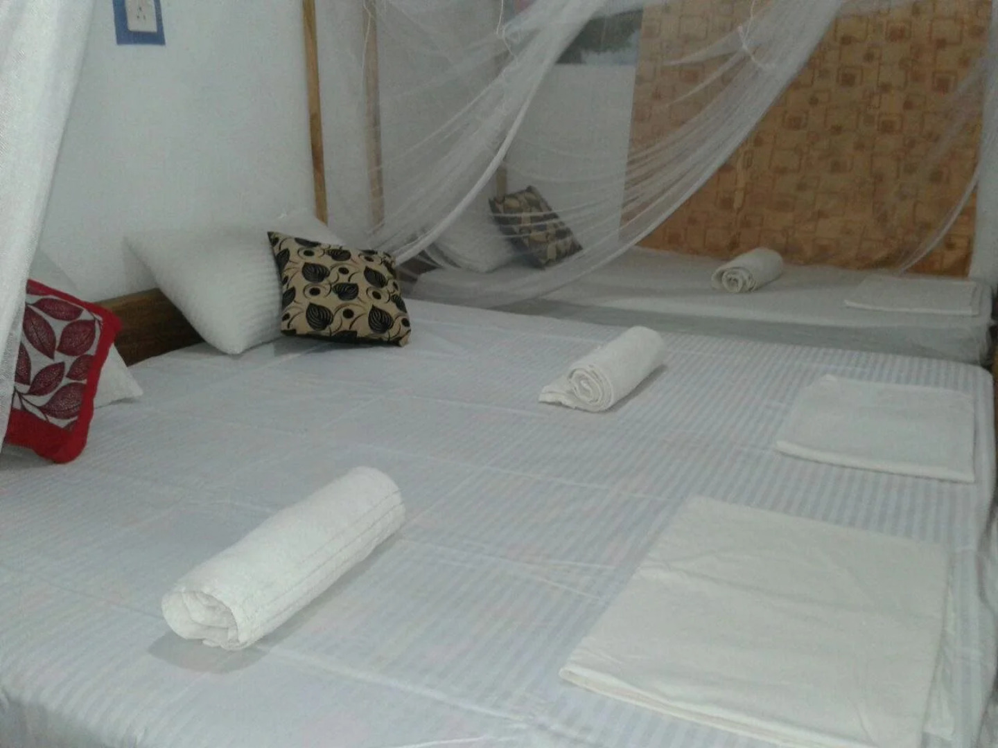 Star Rest Beach Hotel Arugambay