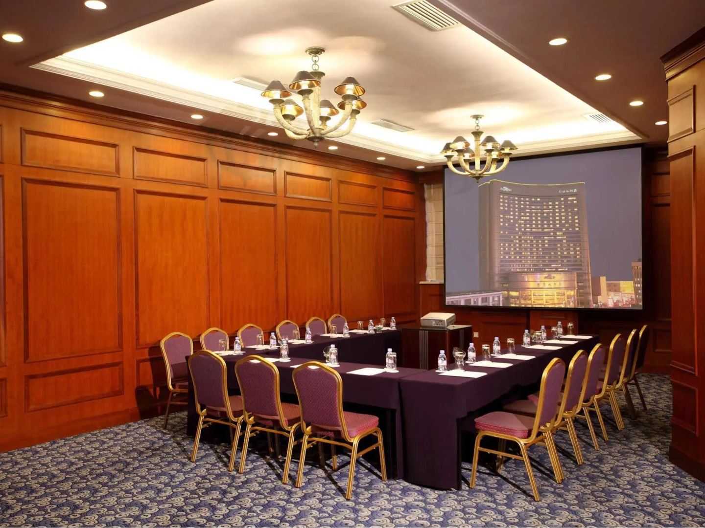 Holiday Inn Shanghai Nanjing Road