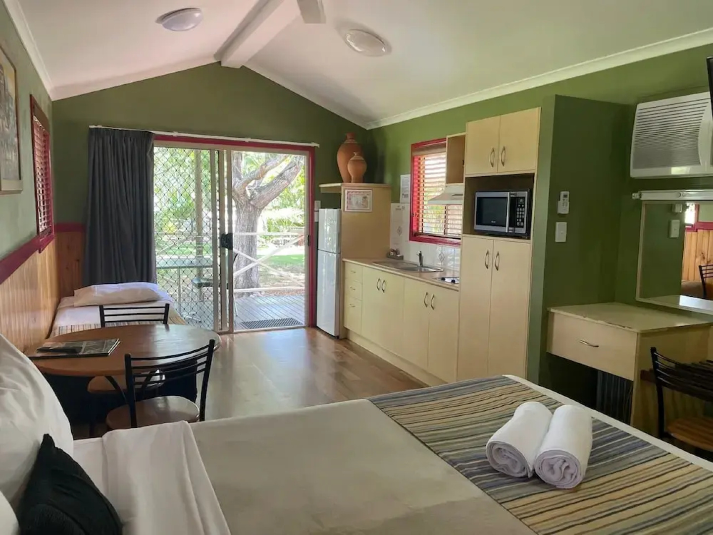 Aussie Outback Oasis