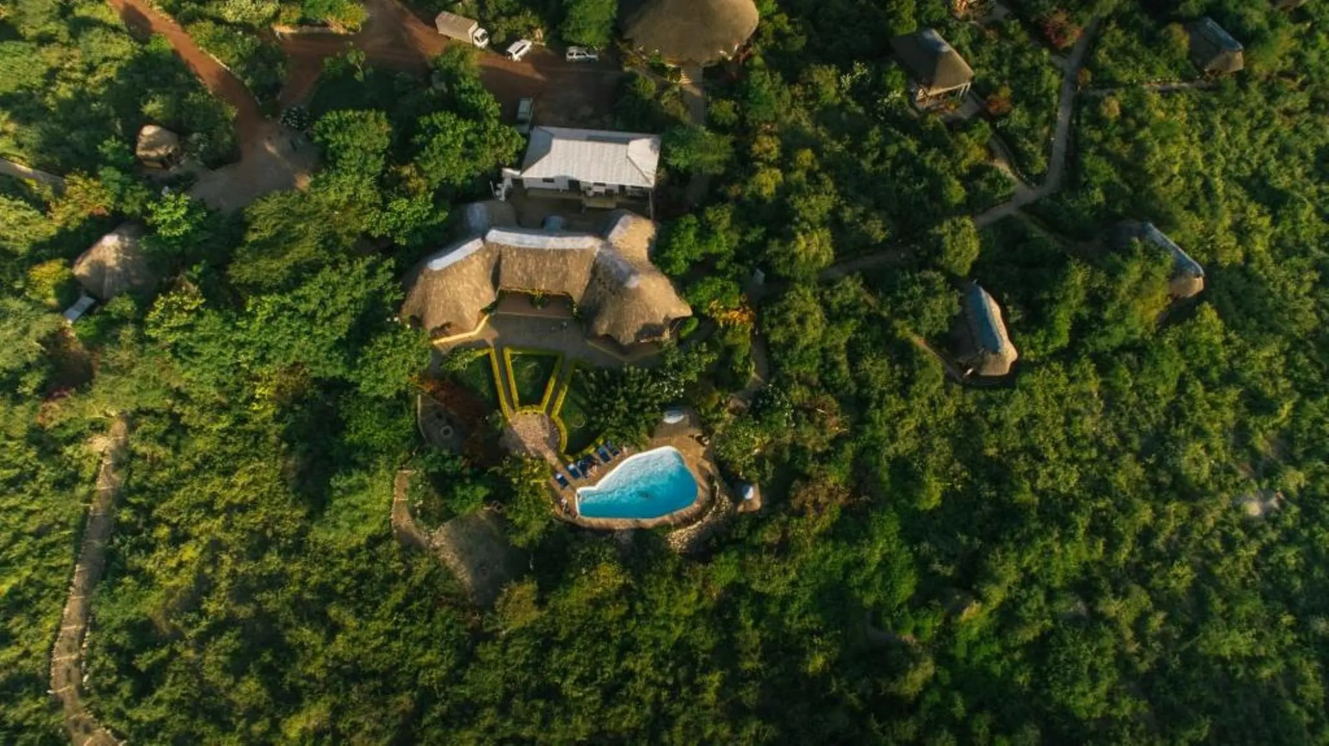 Manyara Wildlife Safari Camp Hotel