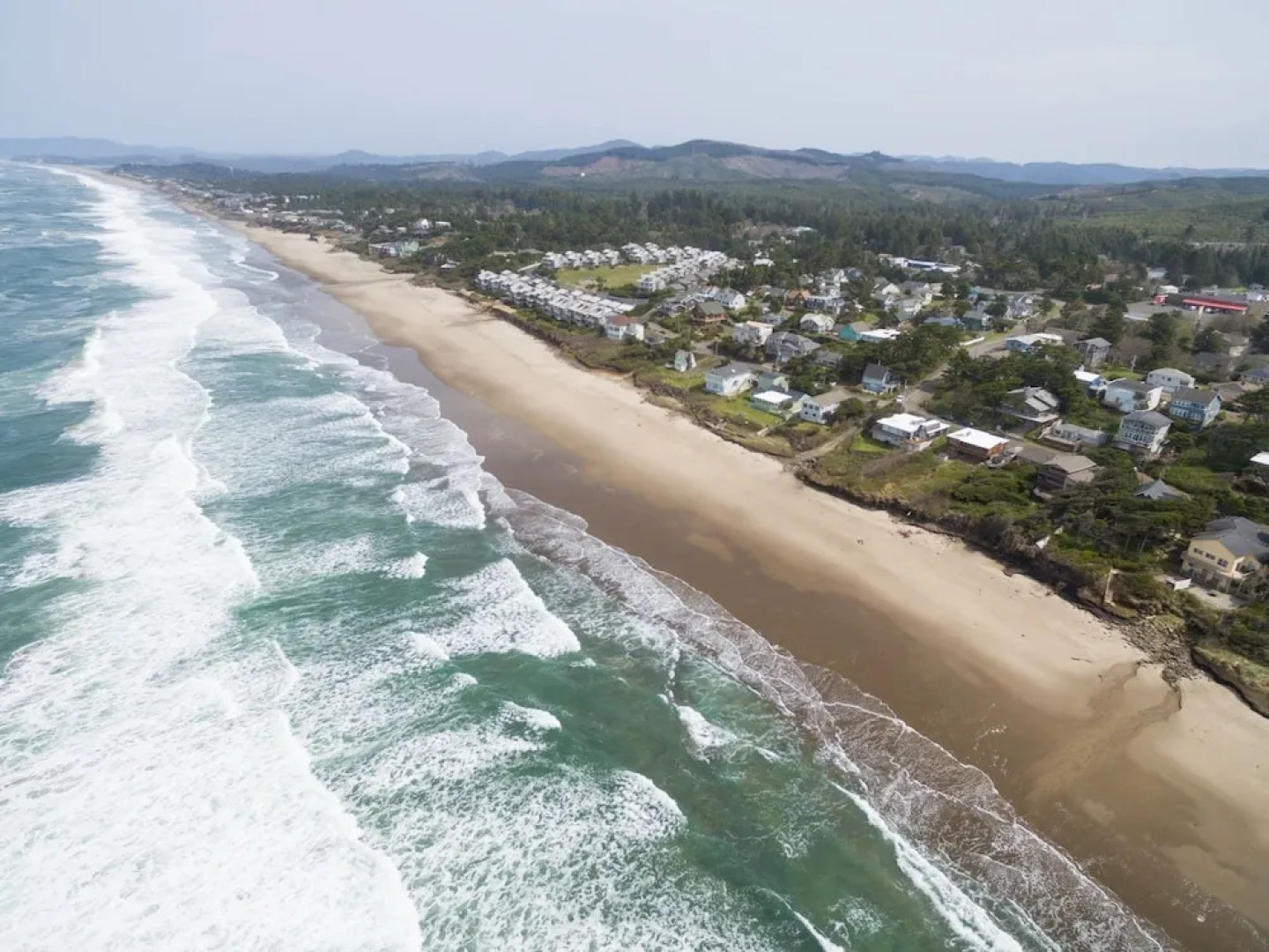 Sheltering Pines 4 Br cottage by RedAwning