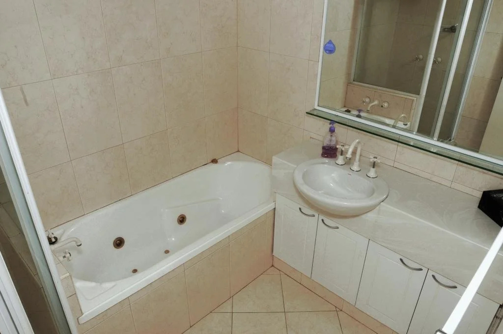 Anglesea Beachfront Court Holiday Units