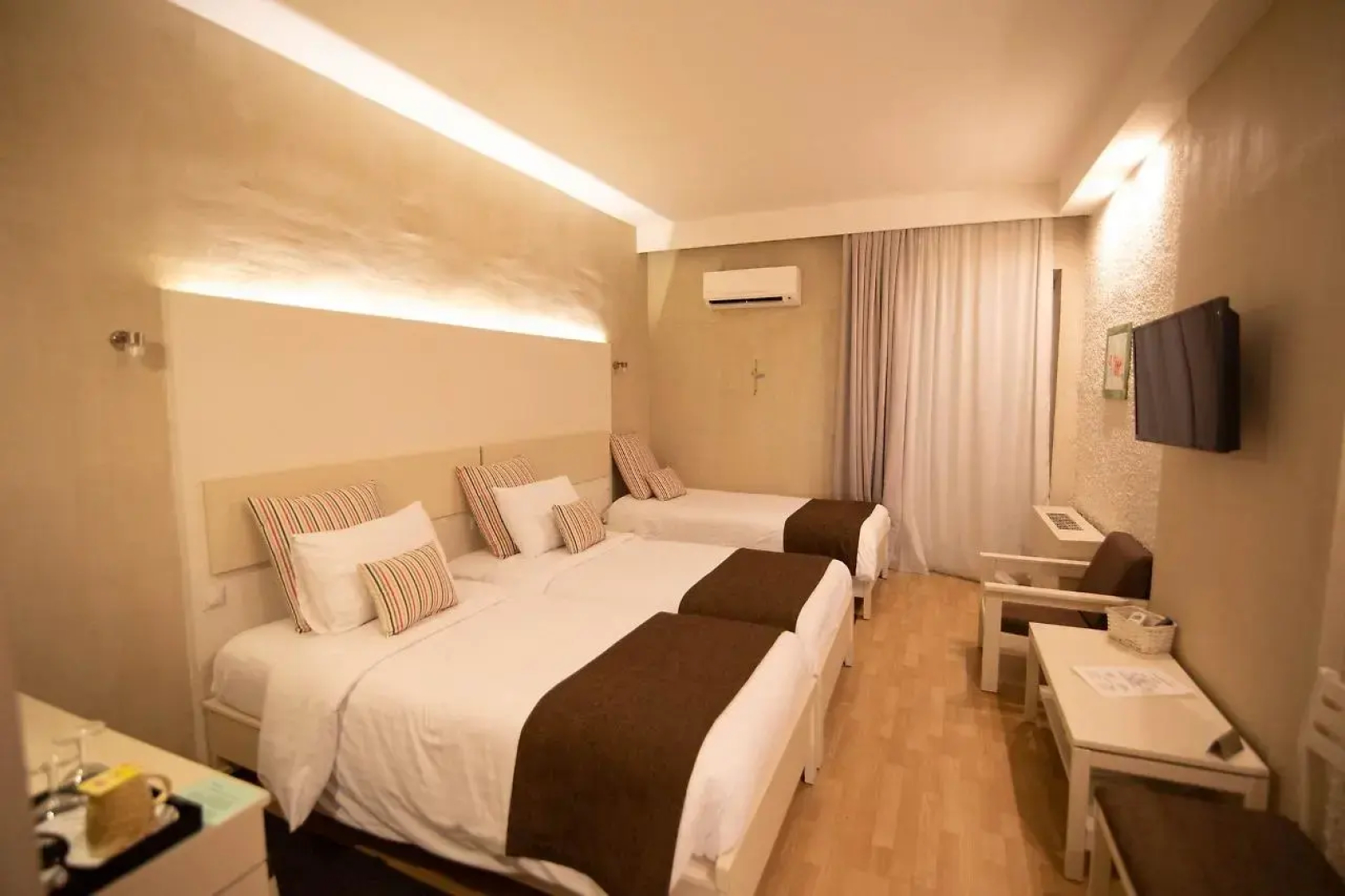 Nidimos Hotel