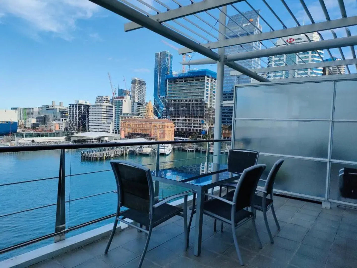 Sea View Princes Wharf Apartments