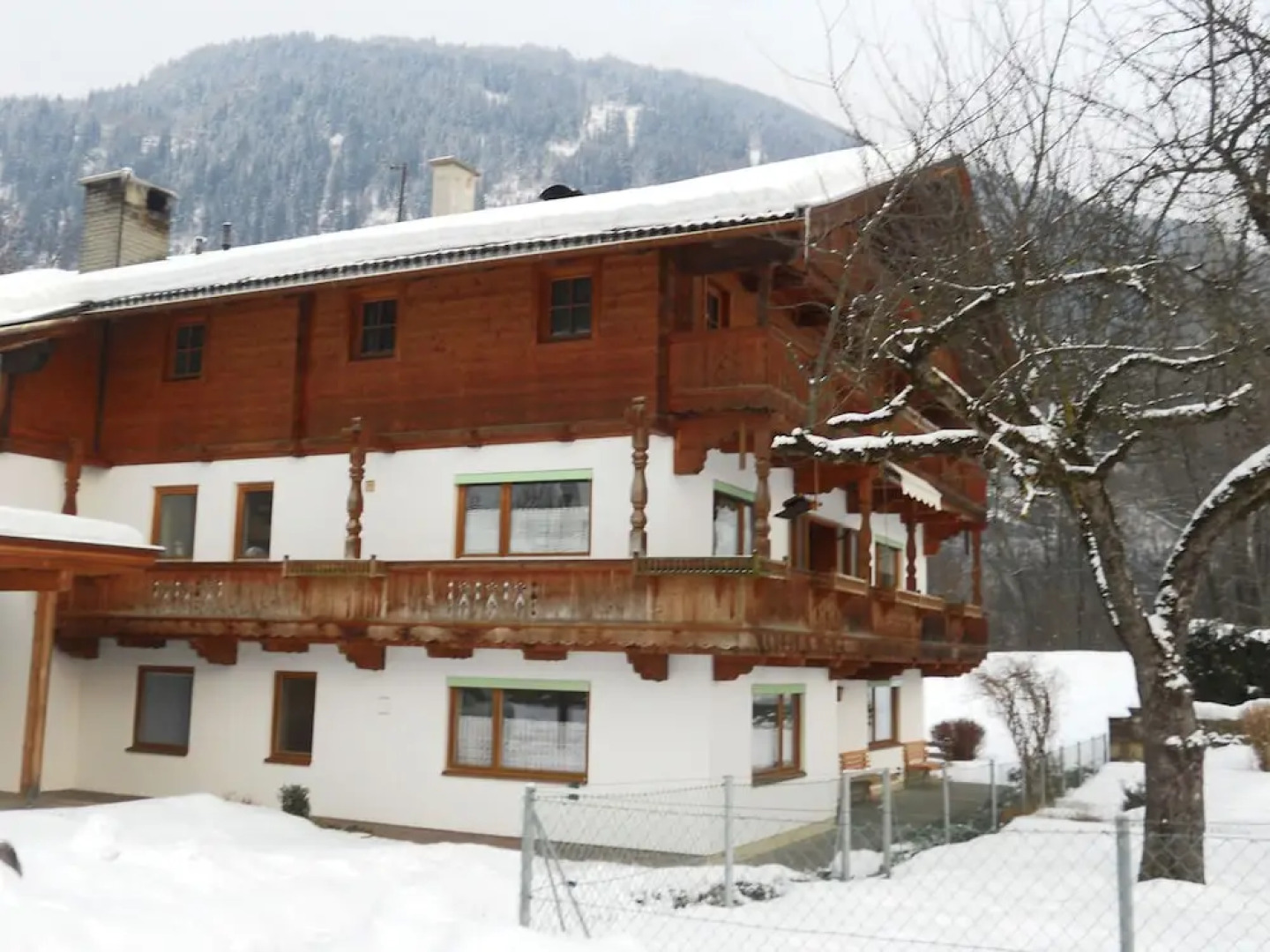 Splendid Apartment in Uderns near Hochzillertal Ski Area