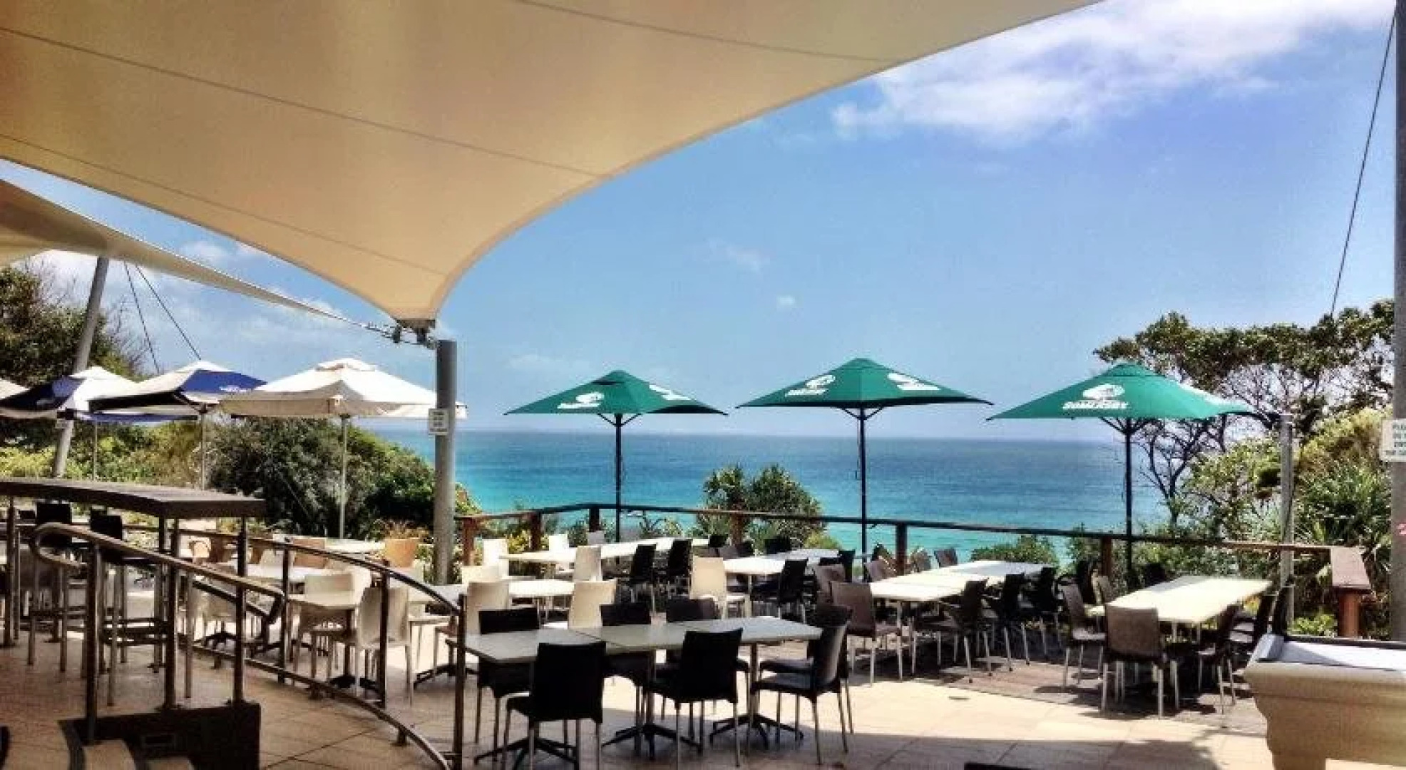 Stradbroke Island Beach Hotel