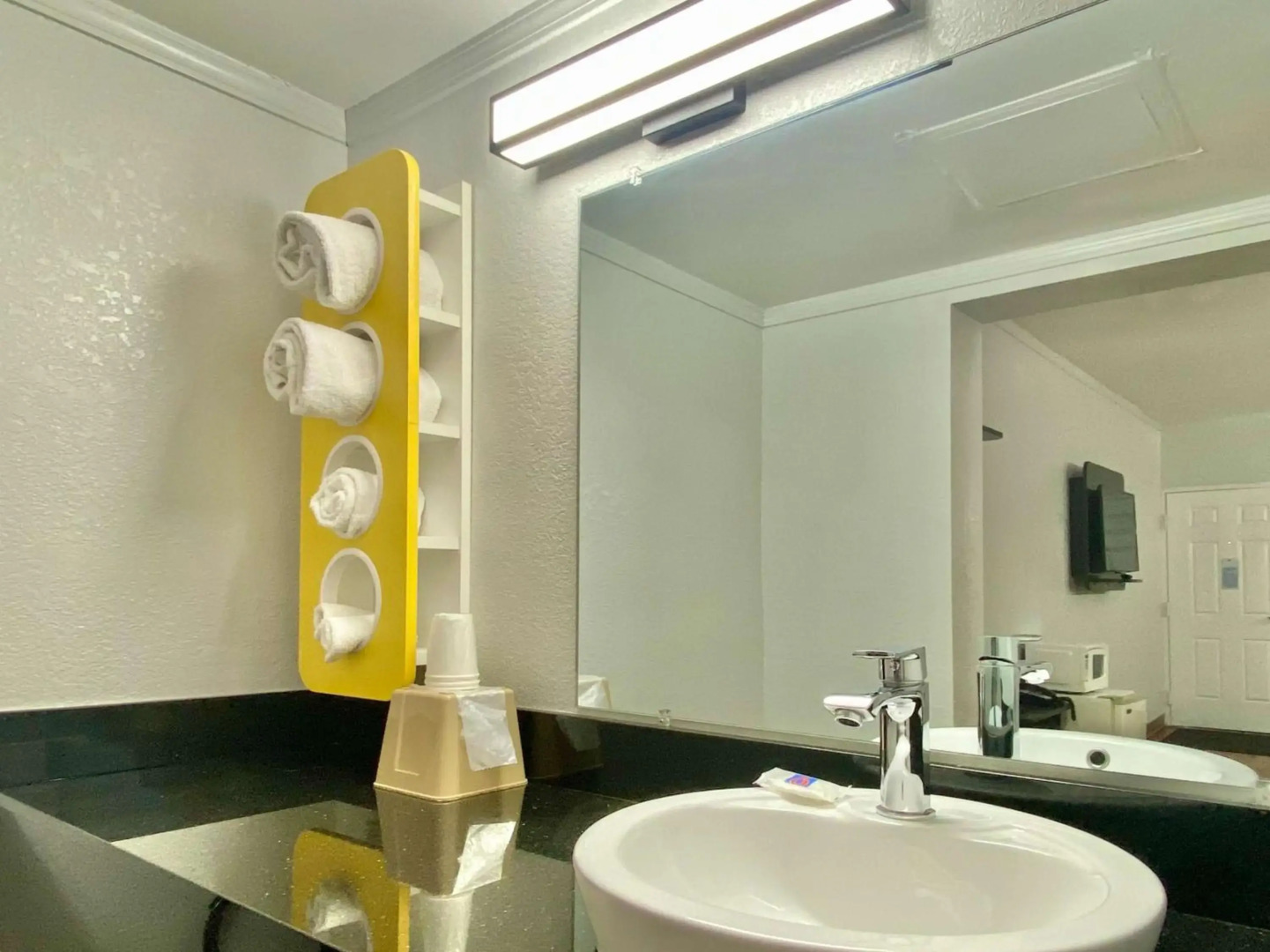 Motel 6 Huntington, WV