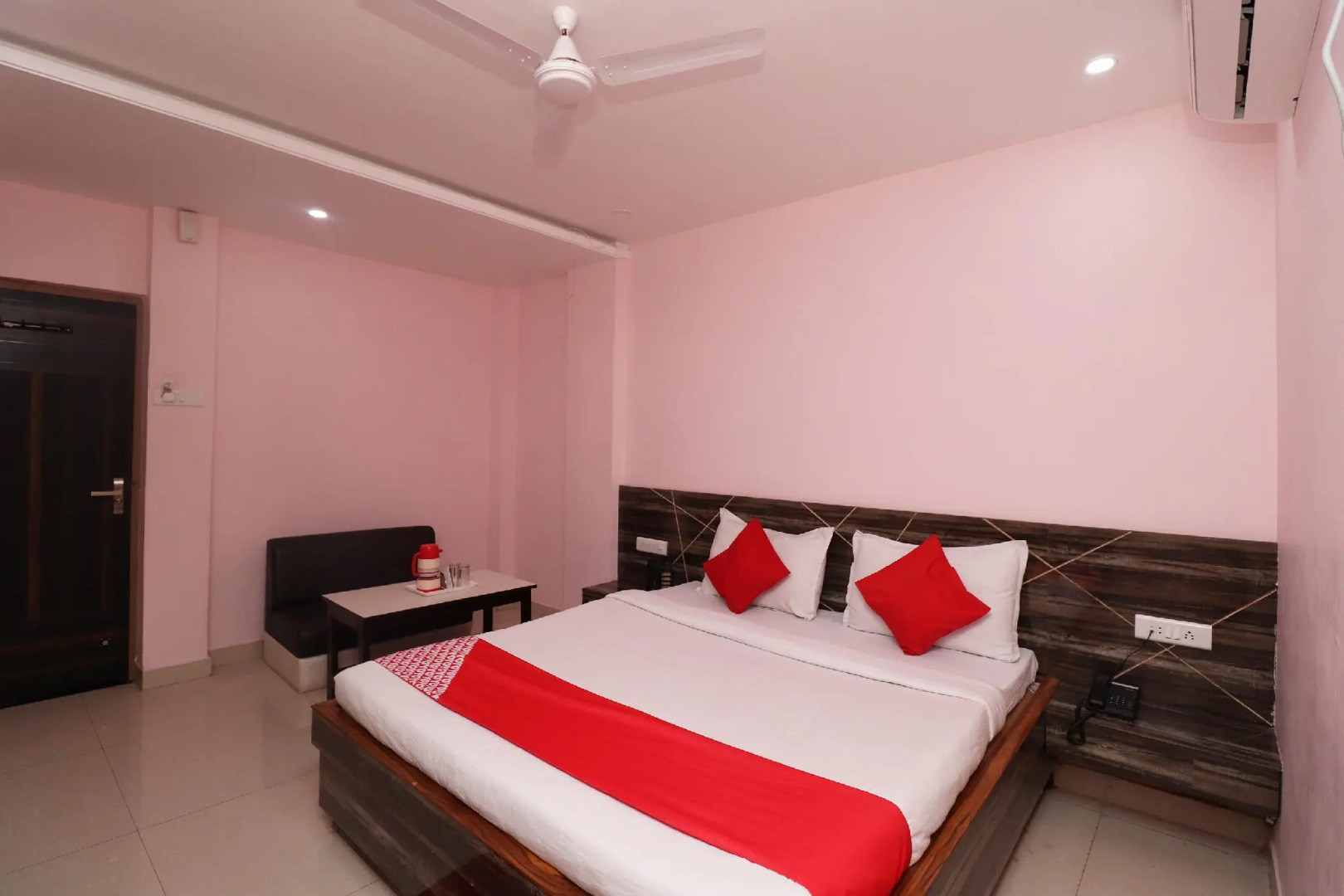 Capital O 30234 Hotel Shri Sai Amrit