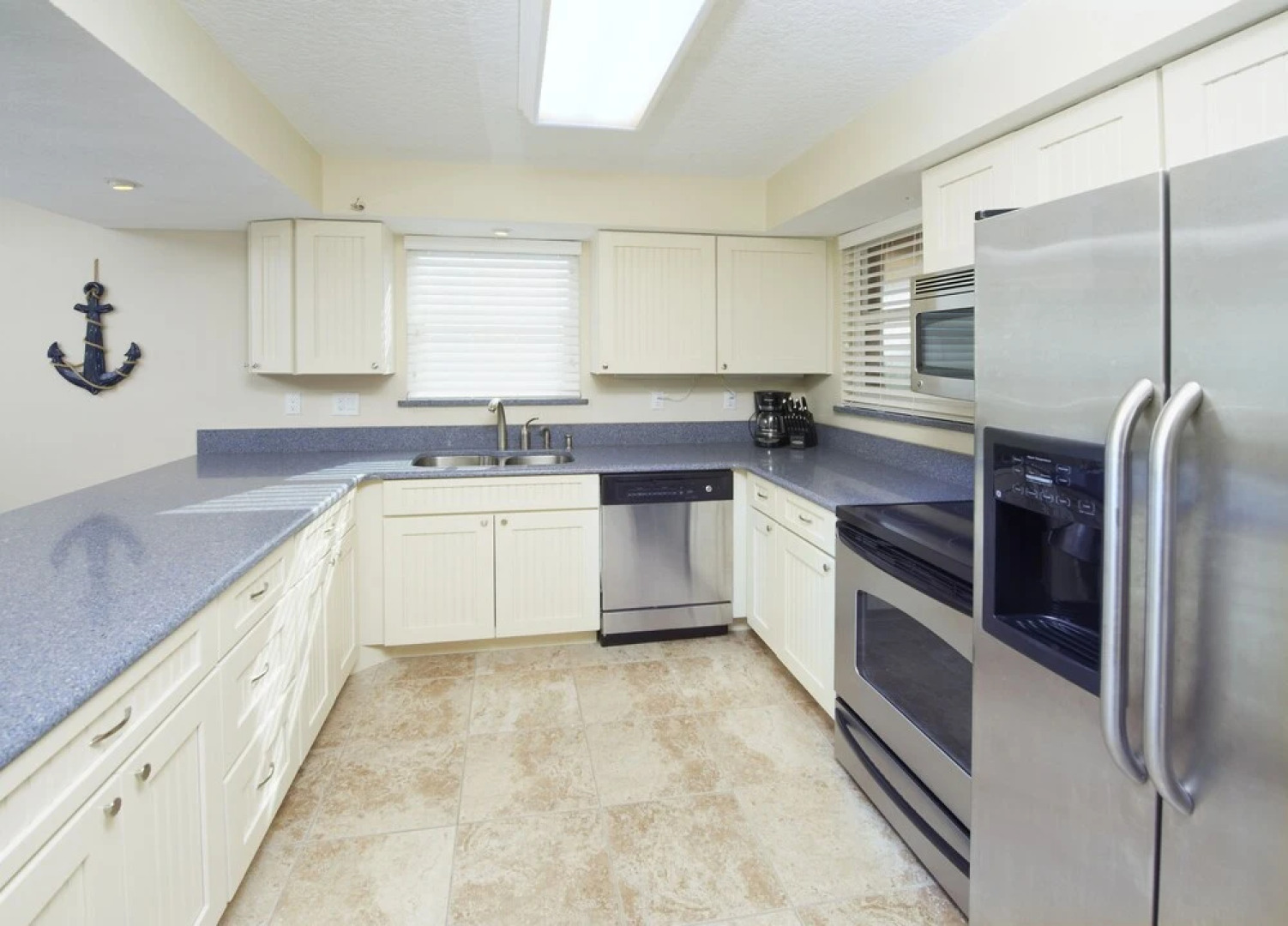 Paradise Beach Club by Happy Palm Stays