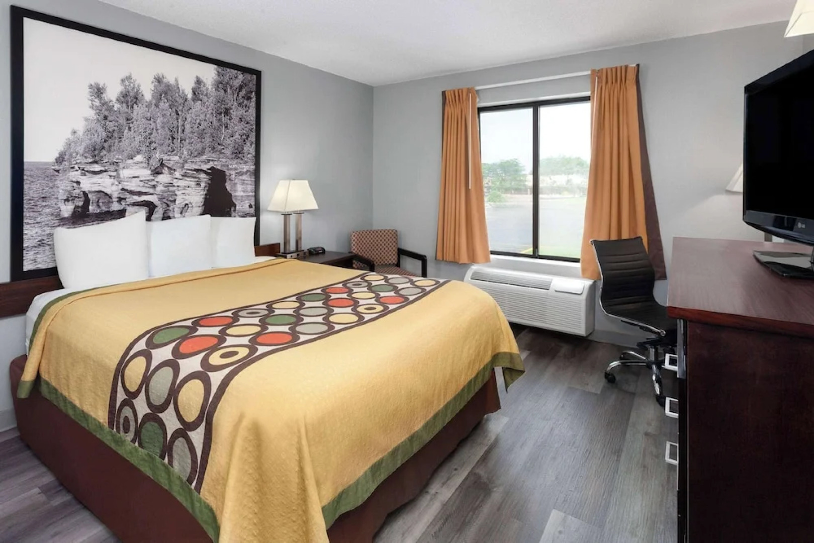 Super 8 Sun Prairie/madison E