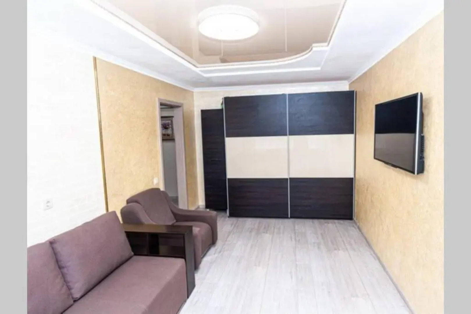 Тараскова 16, Люкс, ЮЗР