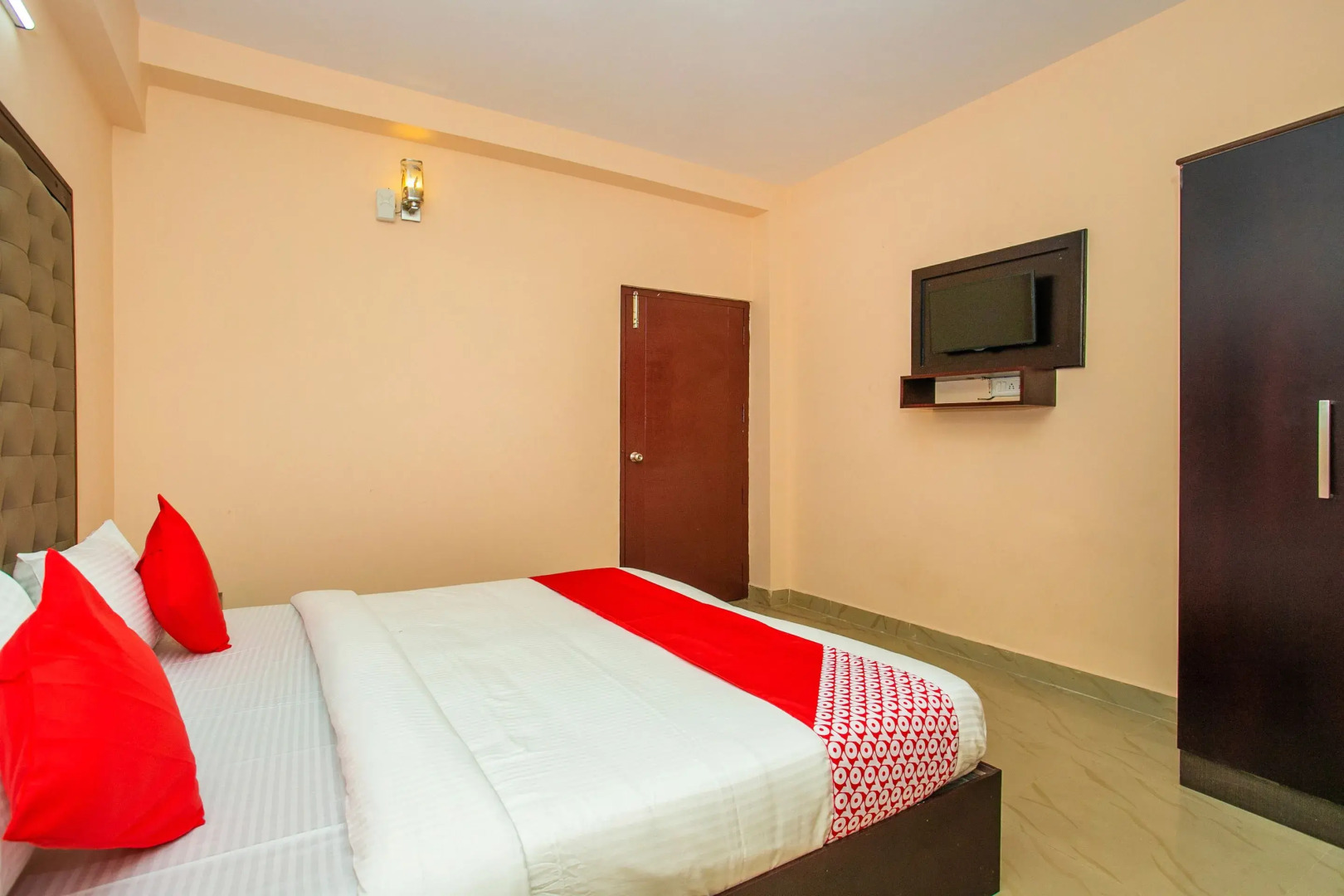 OYO 19846 Metro Residency