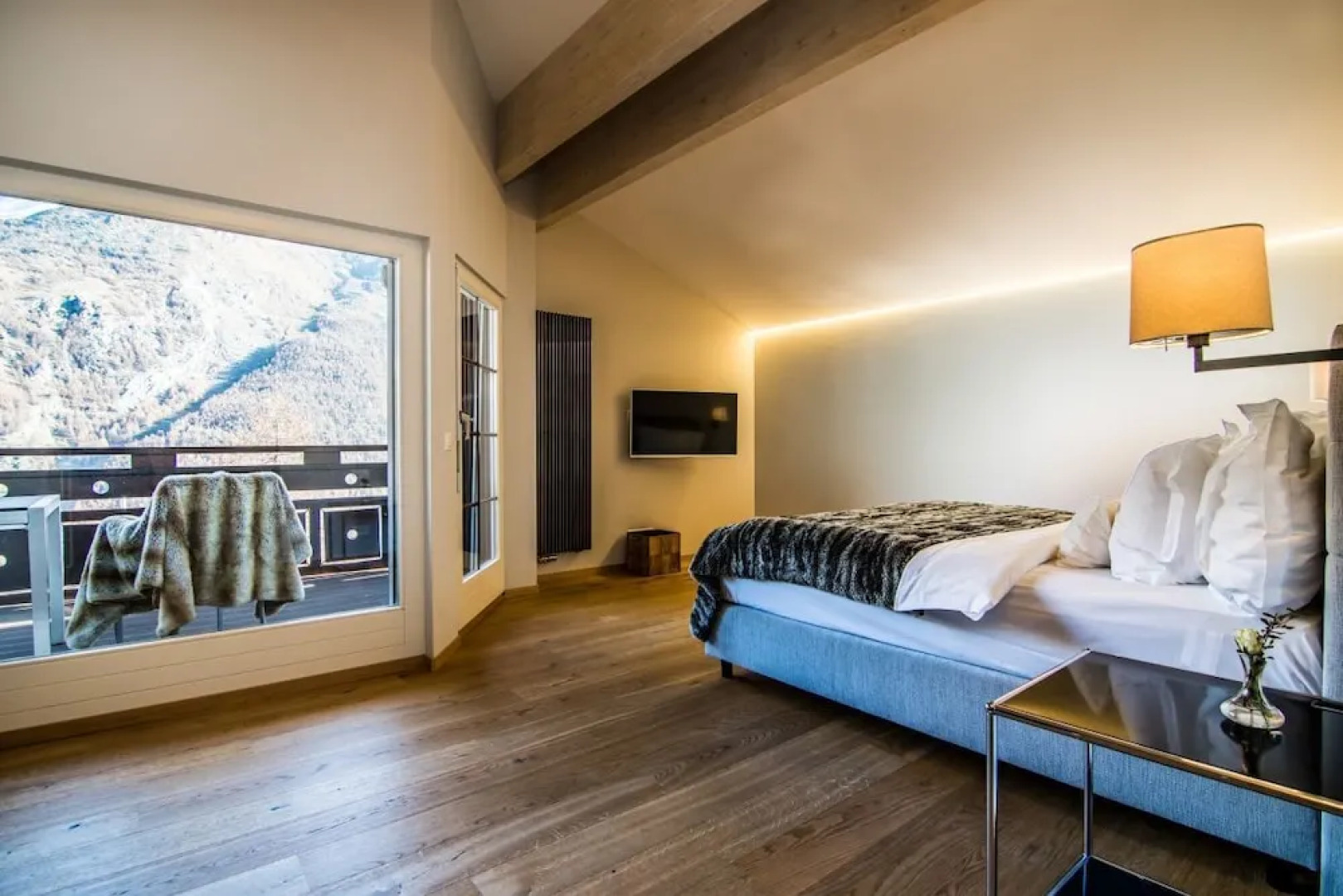Waldhotel Fletschhorn - Panoramic Retreat in Saas Fee
