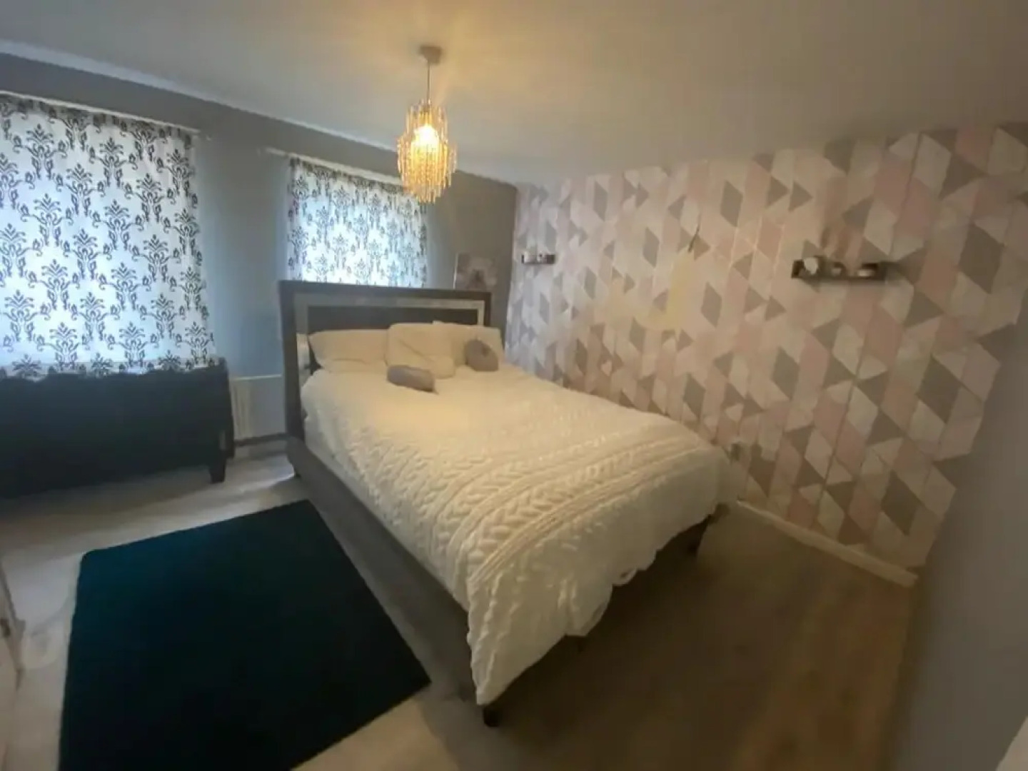 Stunning Apartment In Smethwick, West Midlands