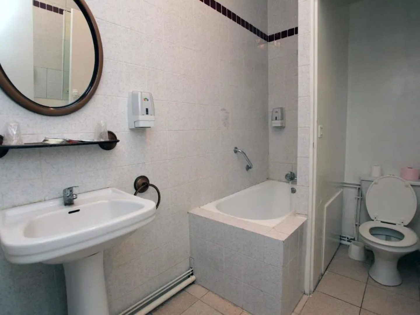 Hotel le Chapeau Rouge