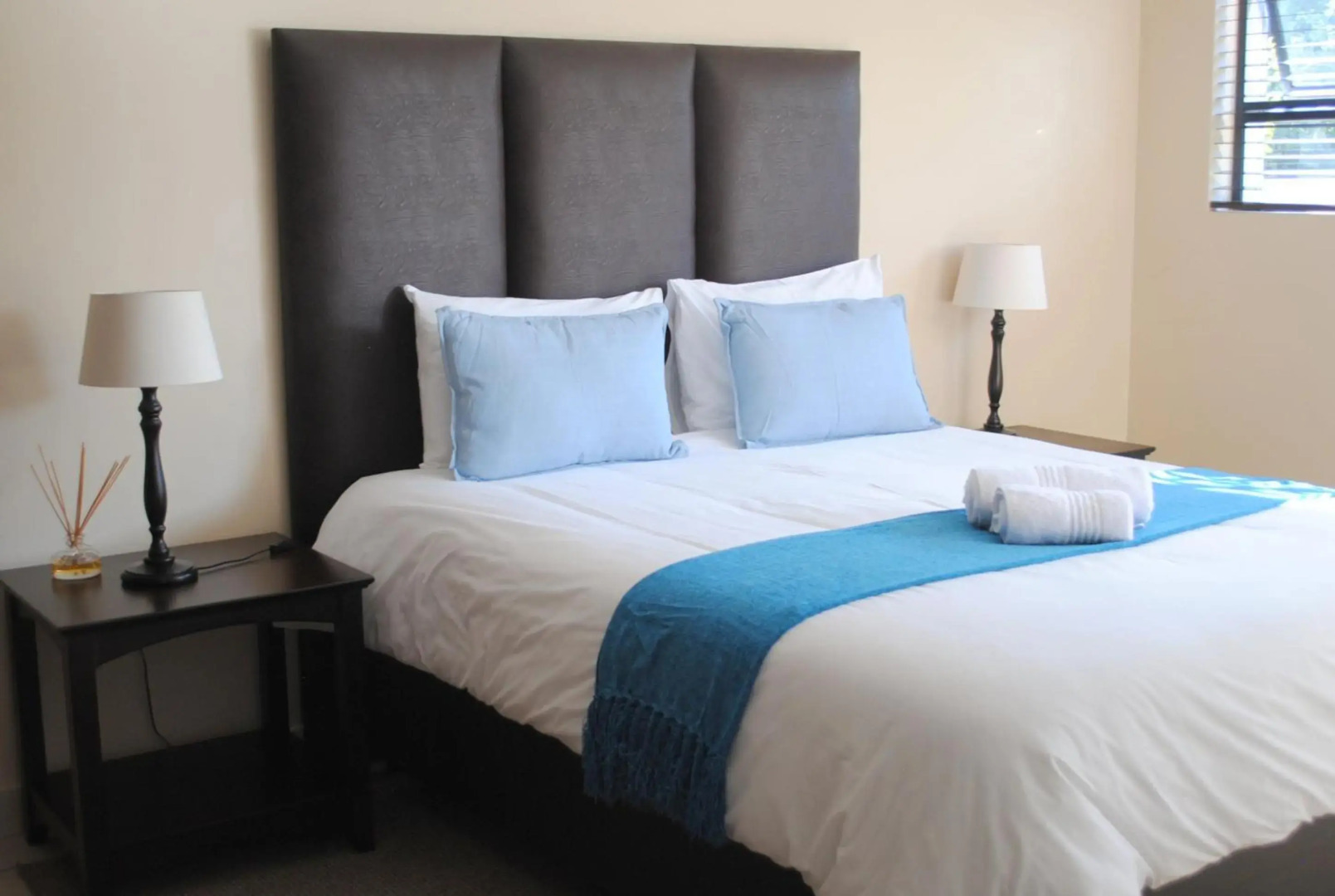 6 on Morris Guest Lodge