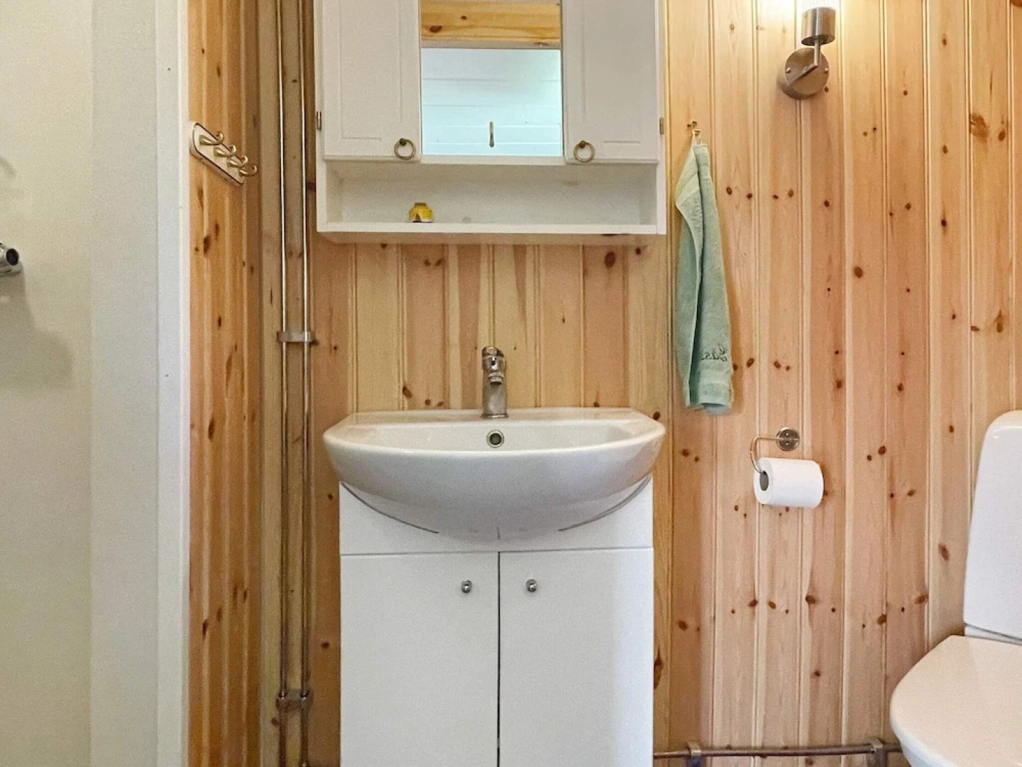 Charming Cottage Near Sea and Trails