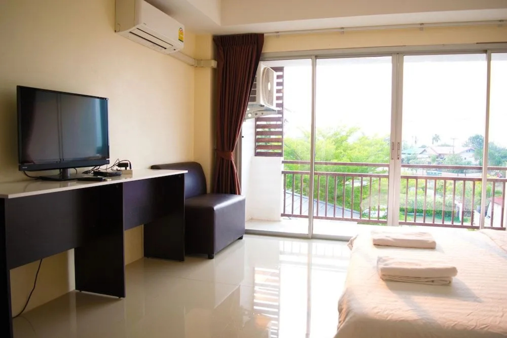 Nantharom Hotel and Restaurant