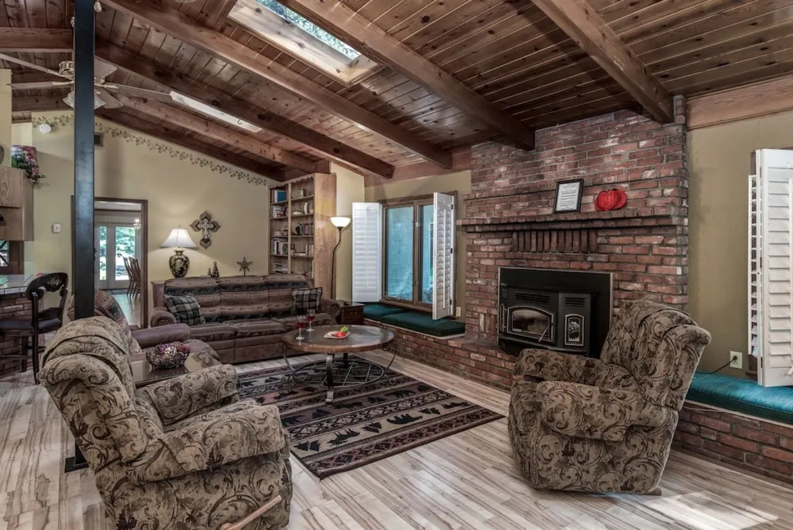 Lady Marmalade's River Cottage - Five Bedroom Cabin