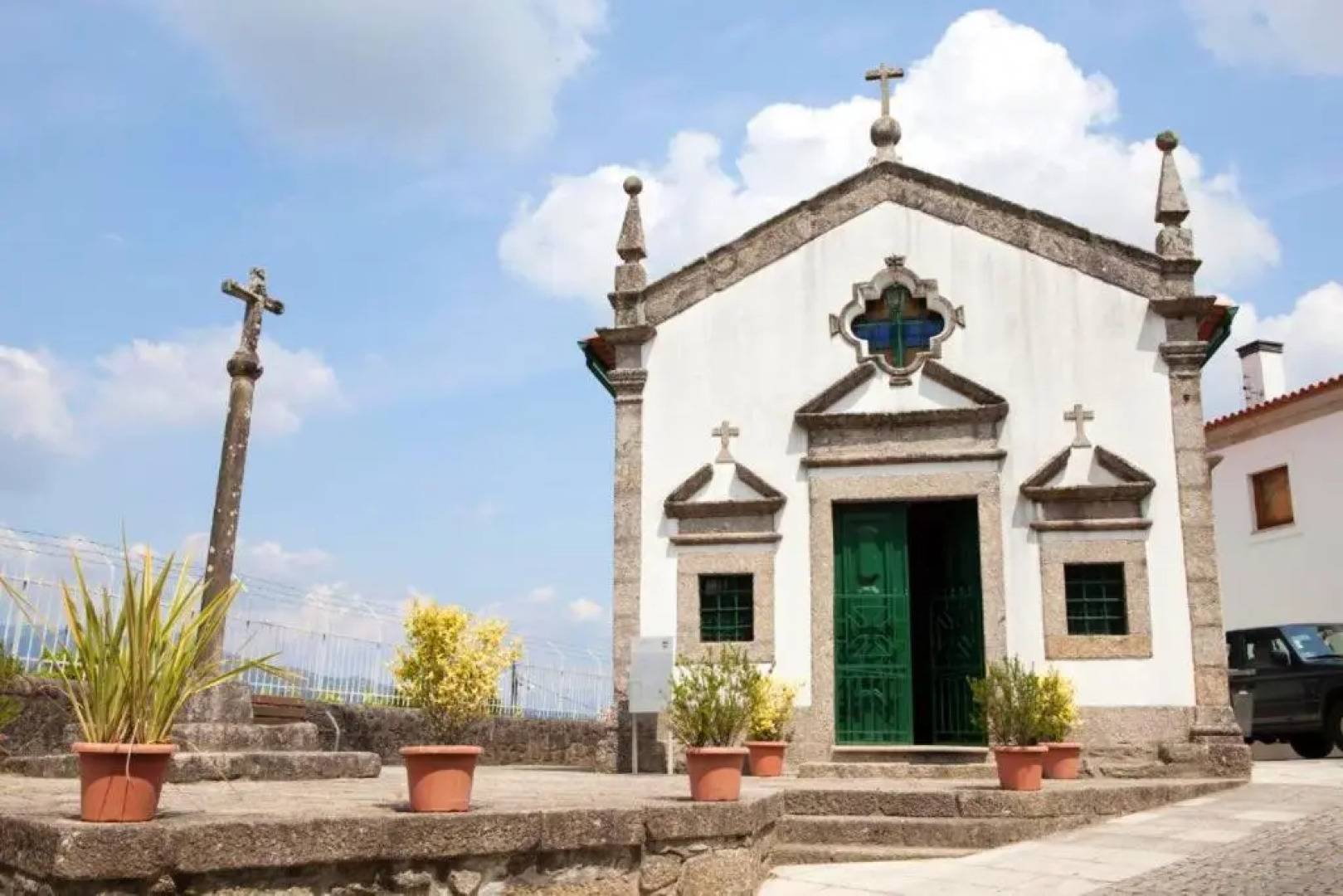 One bedroom appartement at Ponte da Barca 100 m away from the beach with city view and terrace