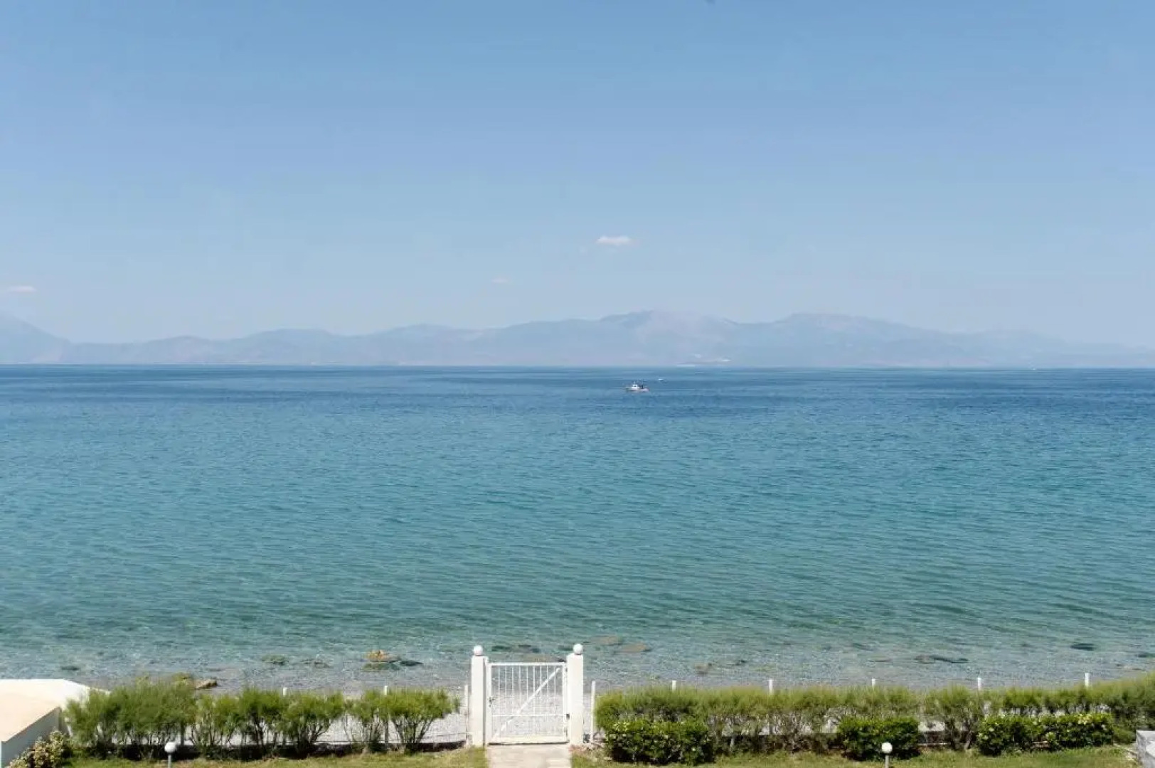 Antorina Grande beachfront house