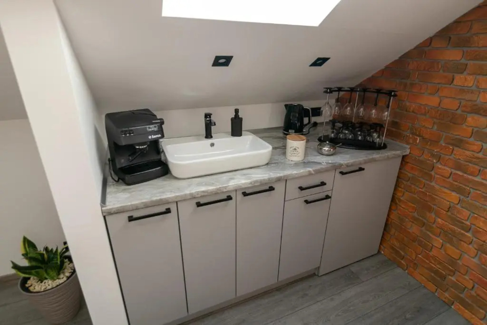 Morshyn Avenue Apartment