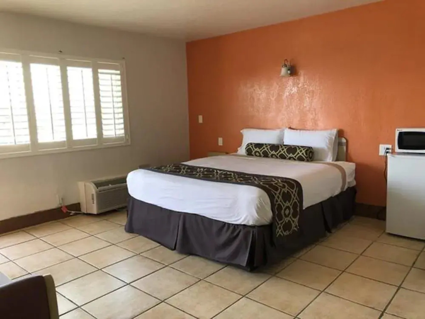 New American Inn and Suites