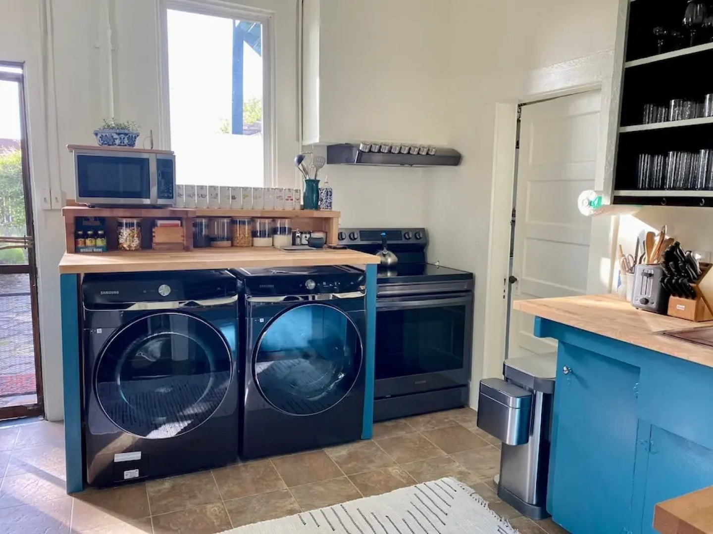 Victorian on Garden Best Location in Town