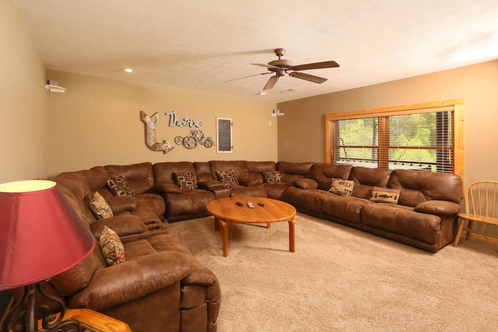 Black Bear Hideaway - Five Bedroom Cabin