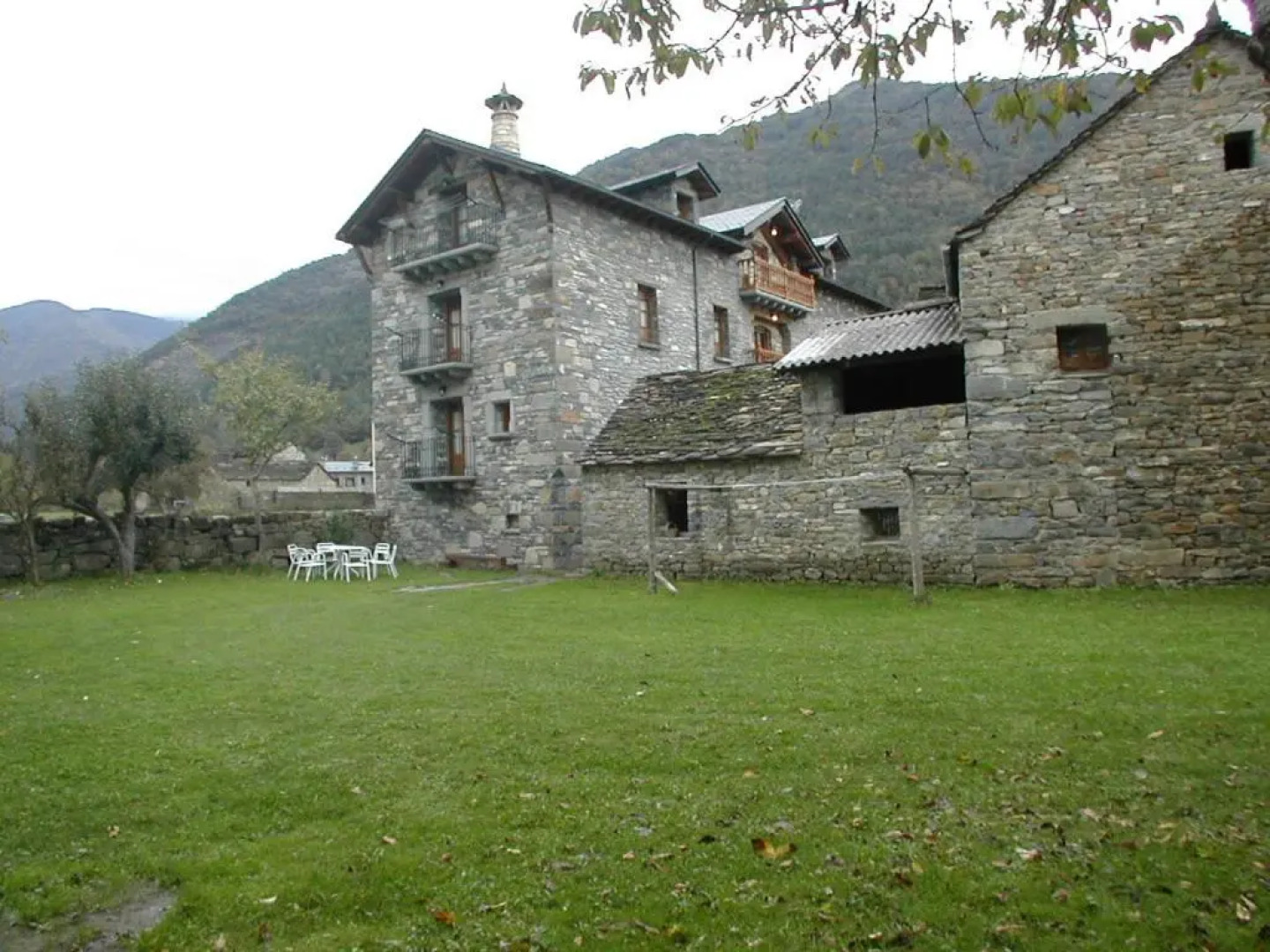 Apartamentos Casa Buisan