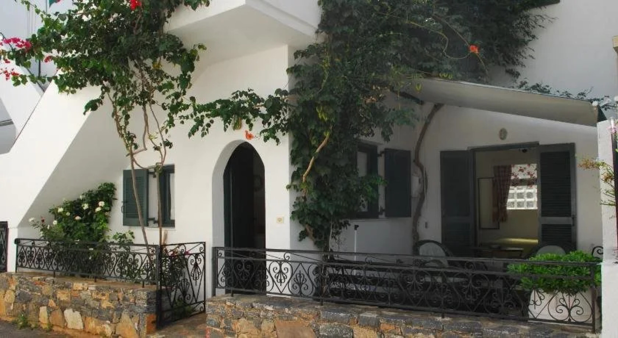 Palemilos Apartments