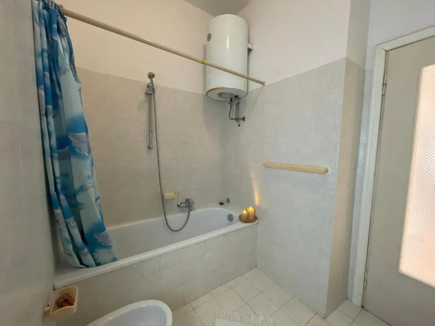 Piazza Doria 3 e 4 Locali Di fronte al Mare