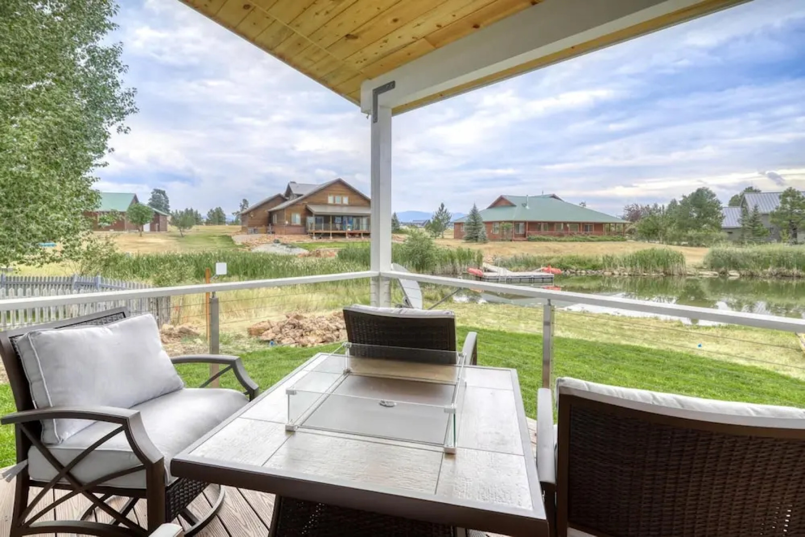 New Tranquil Village Lake Retreat