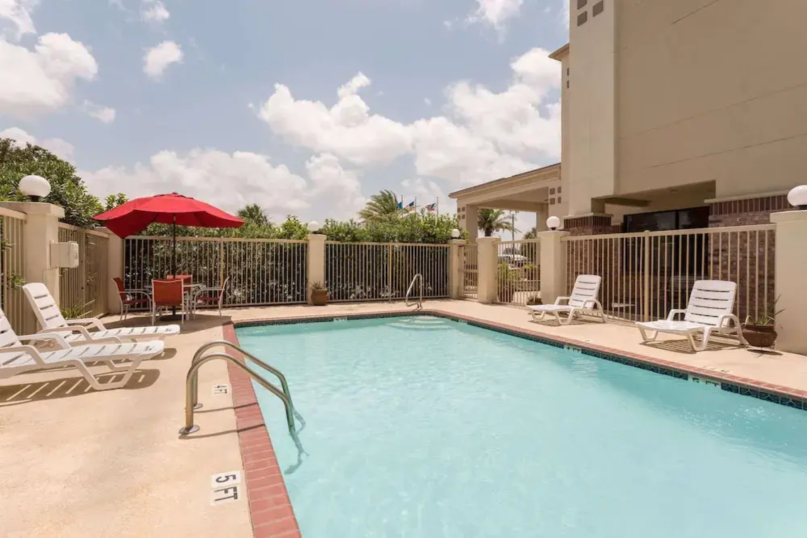 Super 8 Motel Duson Lafayette West Area