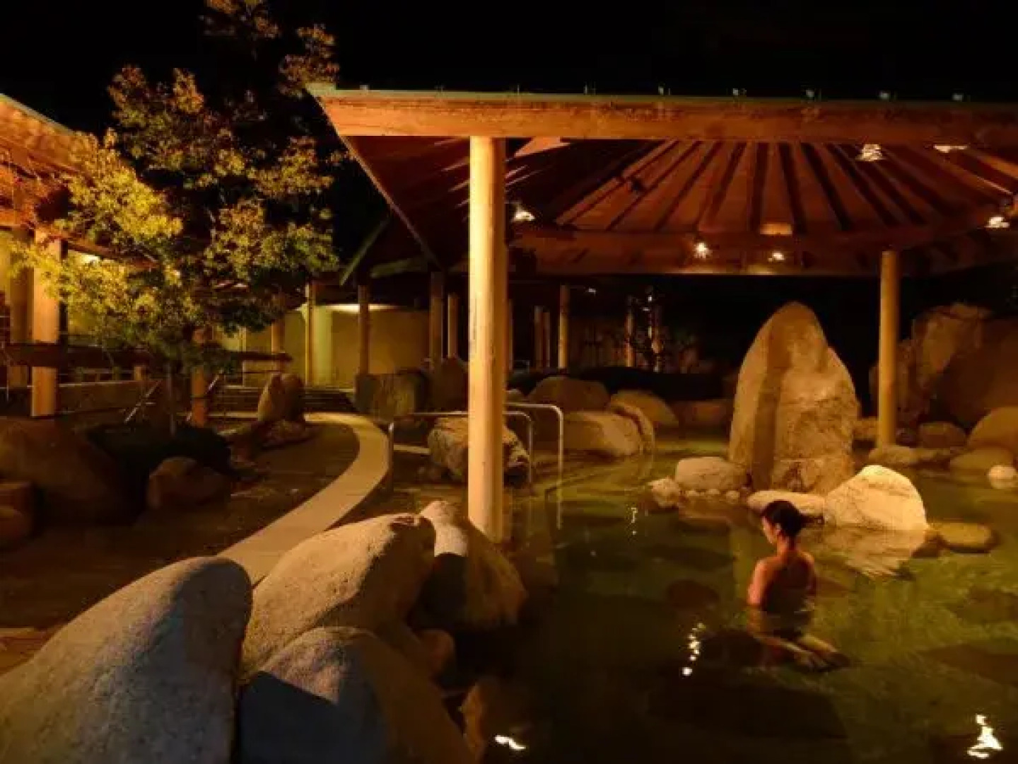 Minara Tennen Onsen Riraku