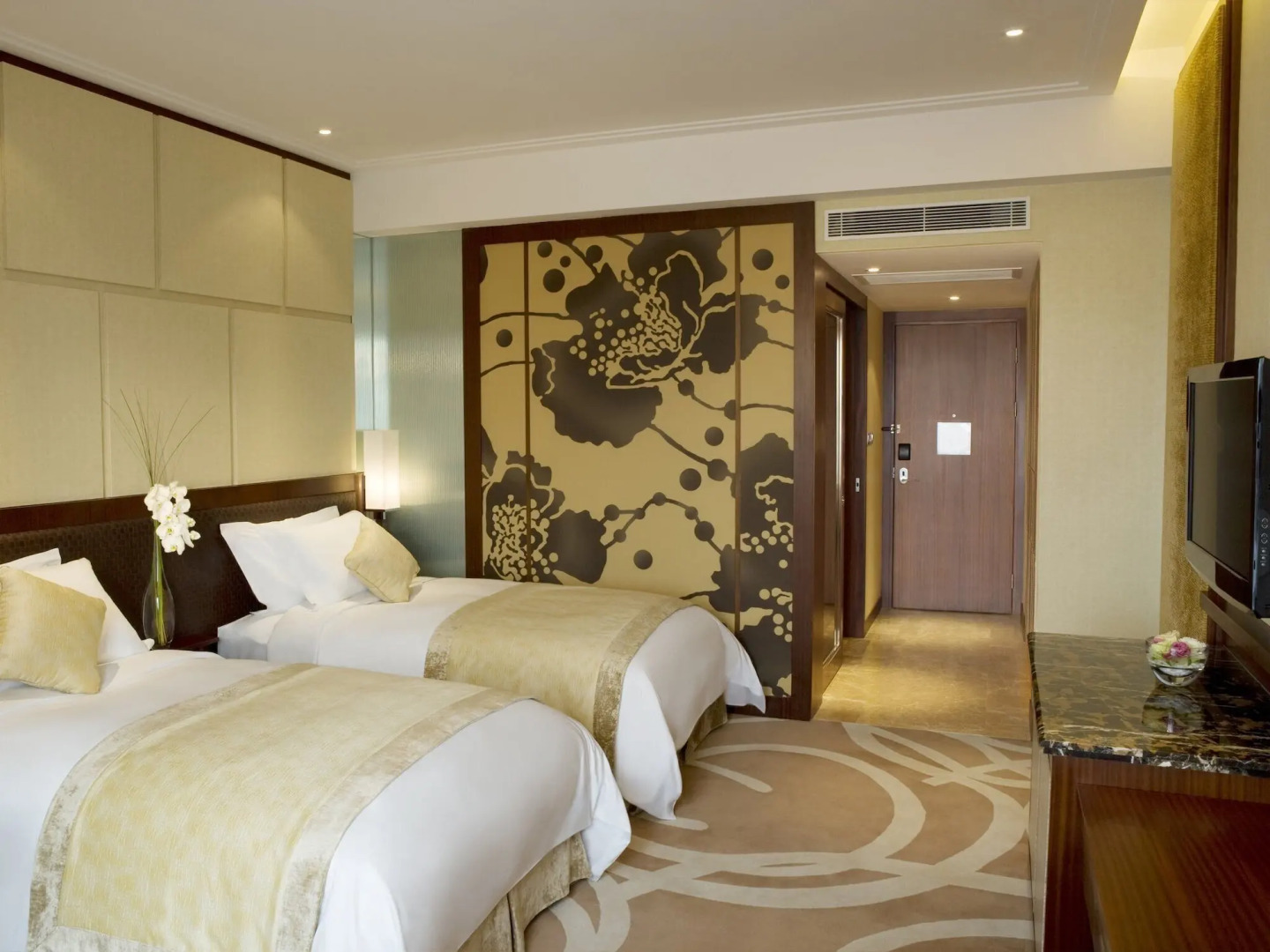 New World Dalian Hotel