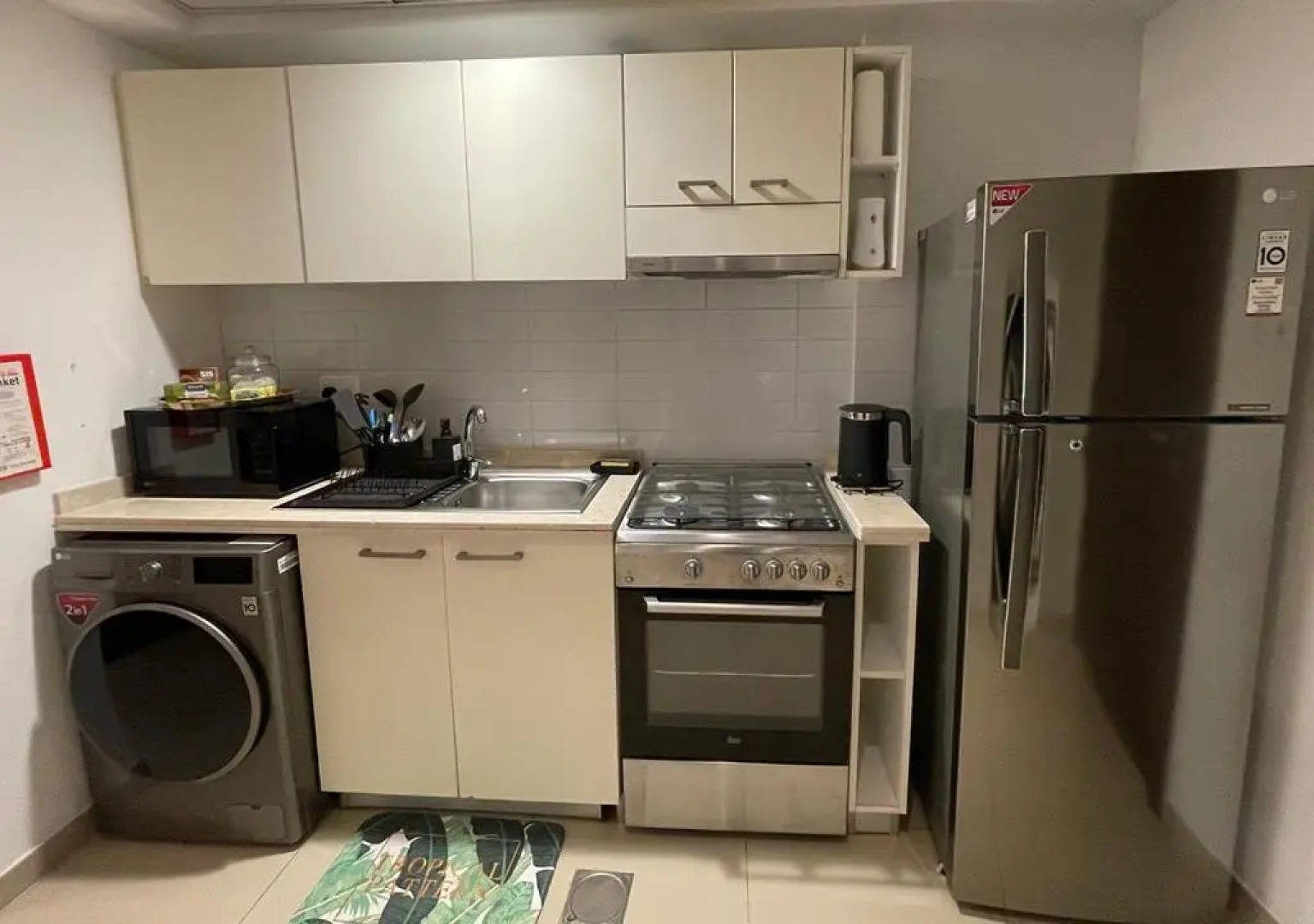 Deluxe Studio Private Apartment - Beachfront Property