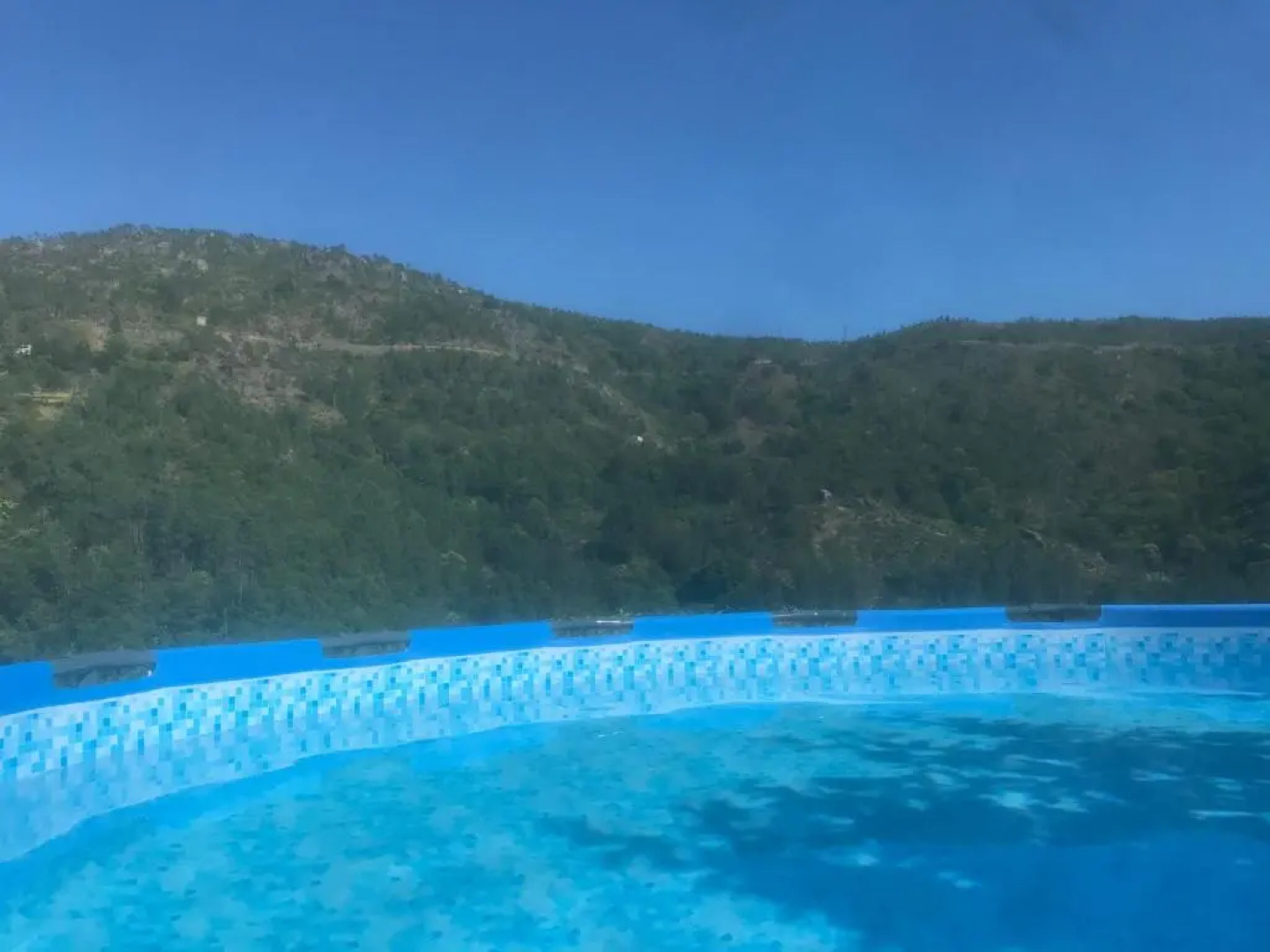 Casa do Meio da Vila